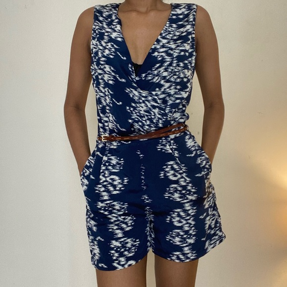 Mast & harbour playsuit jumpsuit navy blue white pattern, belt loops, pockets. - Picture 2 of 6